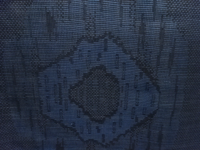 アンティーク　抽象模様織出し本場泥大島紬着物（5マルキ）